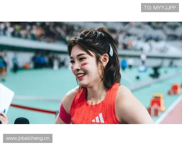 吴艳妮训练间吃泡面配插班生好暧昧，隔壁网友都看傻了！